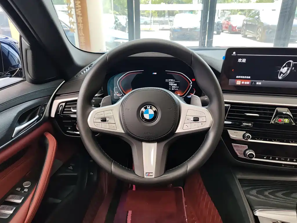 BMW 5 Series 2023 — фото 13
