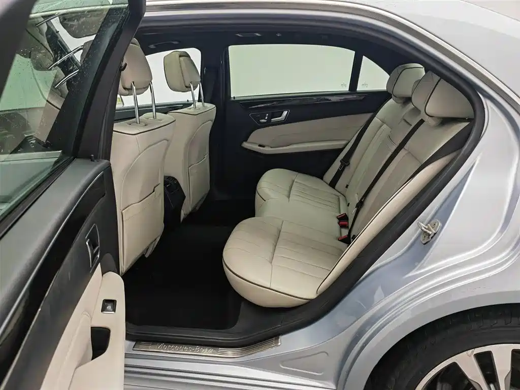 Mercedes-Benz E-Class 2014 — фото 15