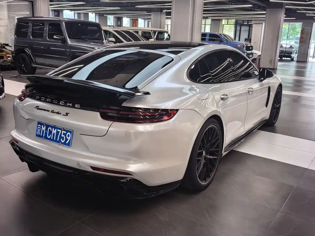 Porsche Panamera 2019 — фото 6