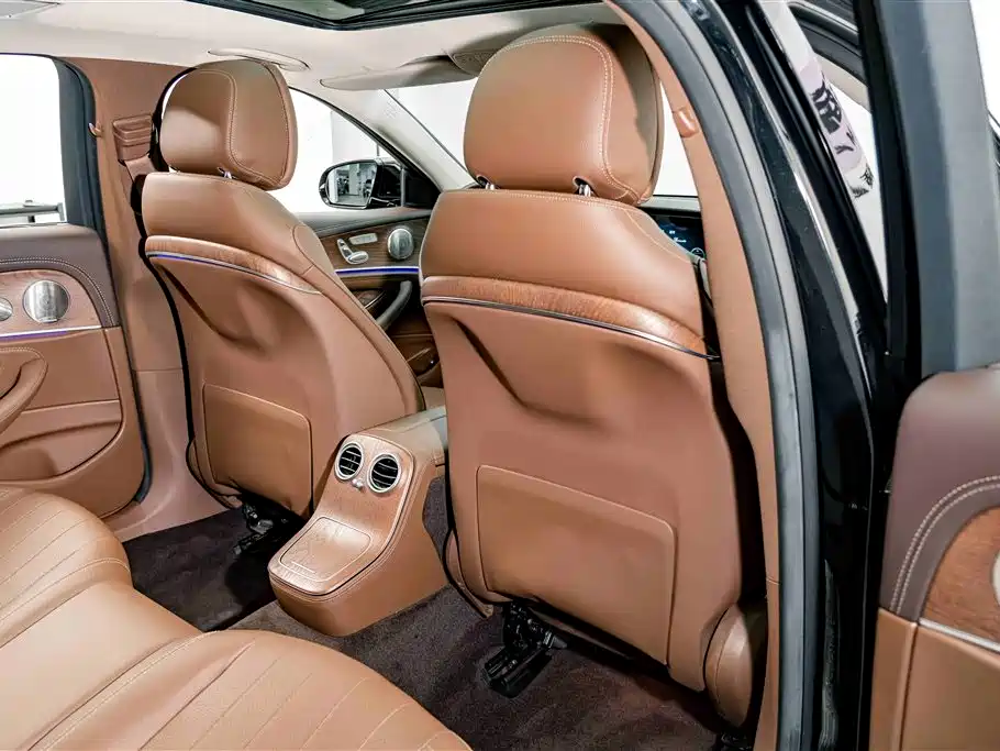 Mercedes-Benz E-Class 2022 — фото 21
