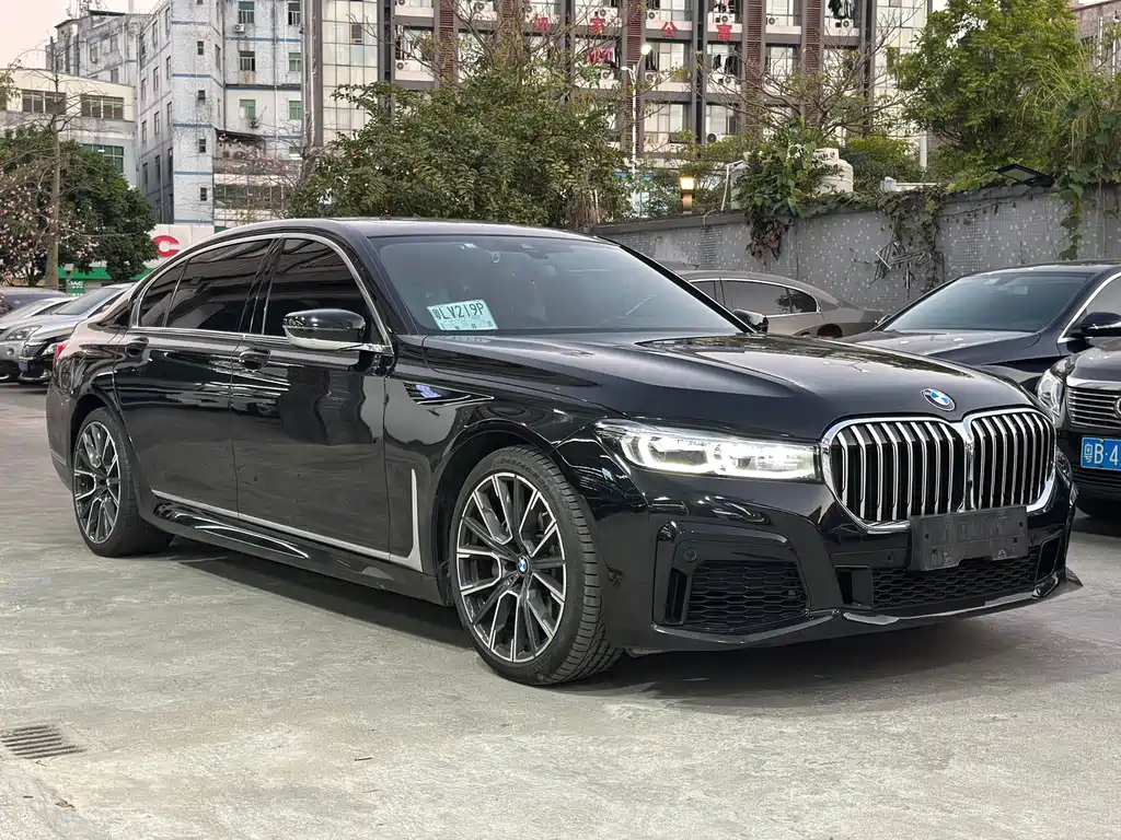 BMW 7 Series 2021 — фото 3