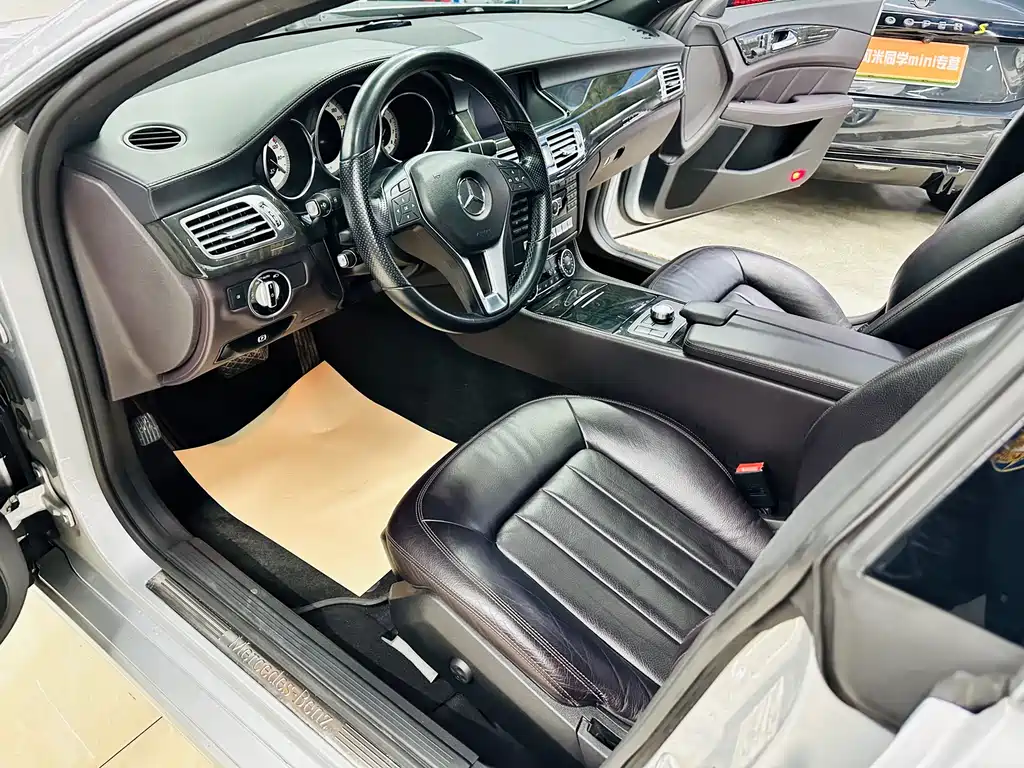 Mercedes-Benz CLS 2013 — фото 19