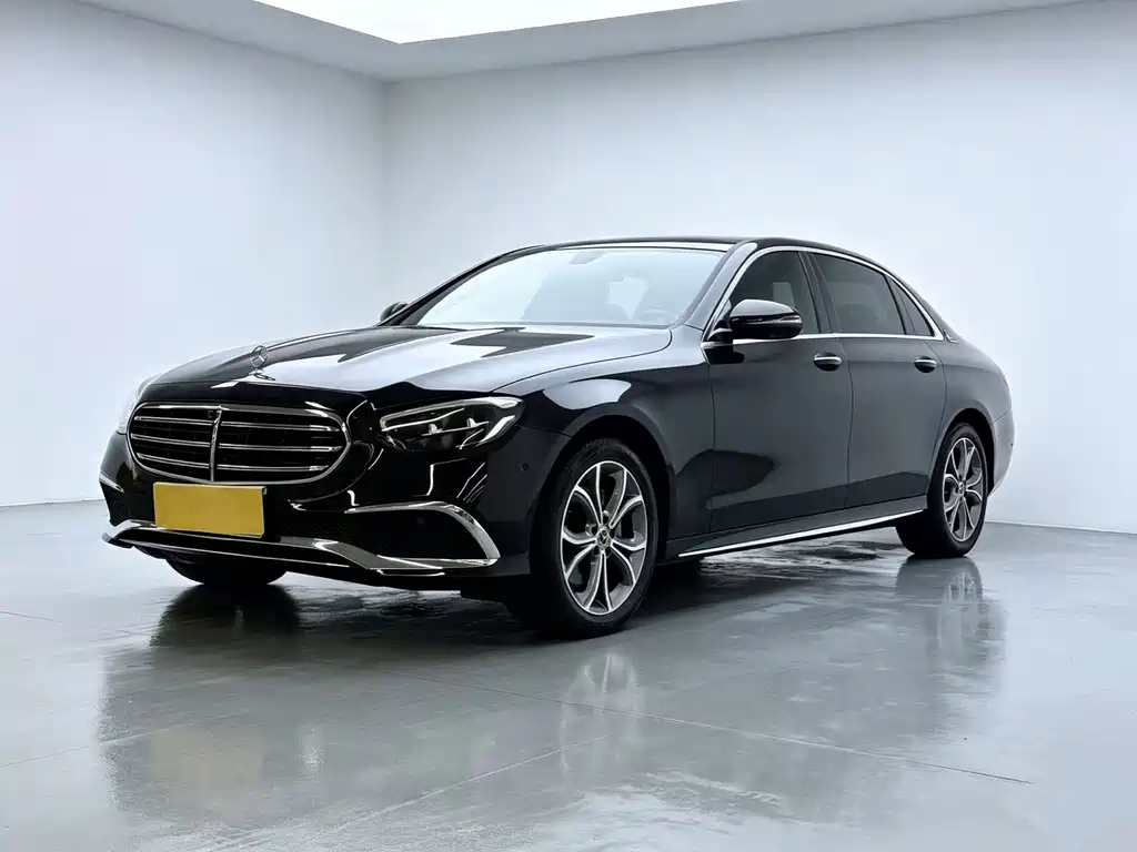 Mercedes-Benz E-Class 2023 — фото 1