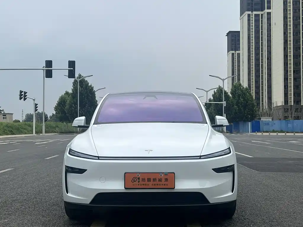 Tesla Model Y 2026 — фото 2