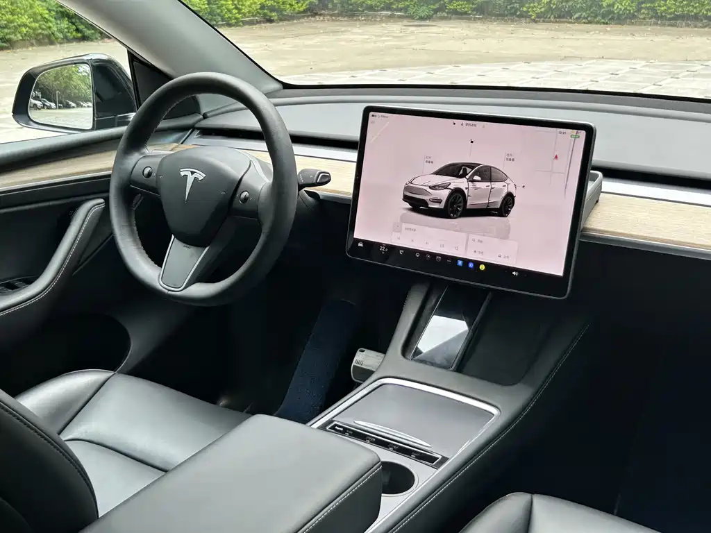 Tesla Model Y 2022 — фото 12