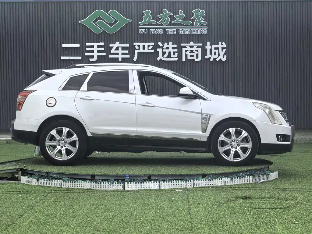 Cadillac SRX 2013 — фото 4