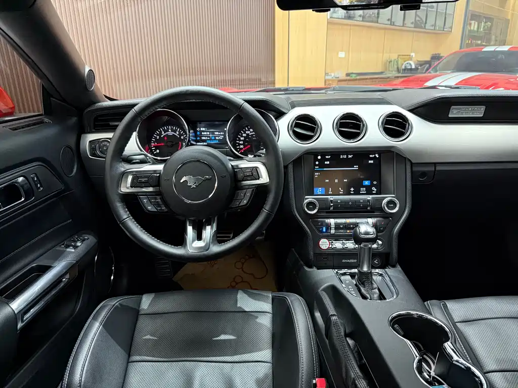 Ford Mustang 2018 — фото 19