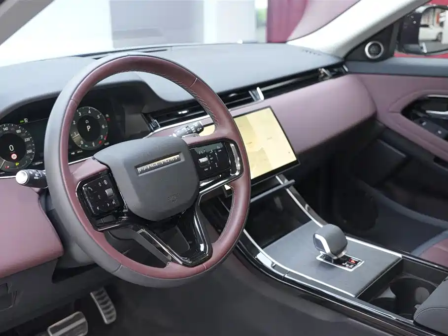 Land Rover Evoque 2024 — фото 15