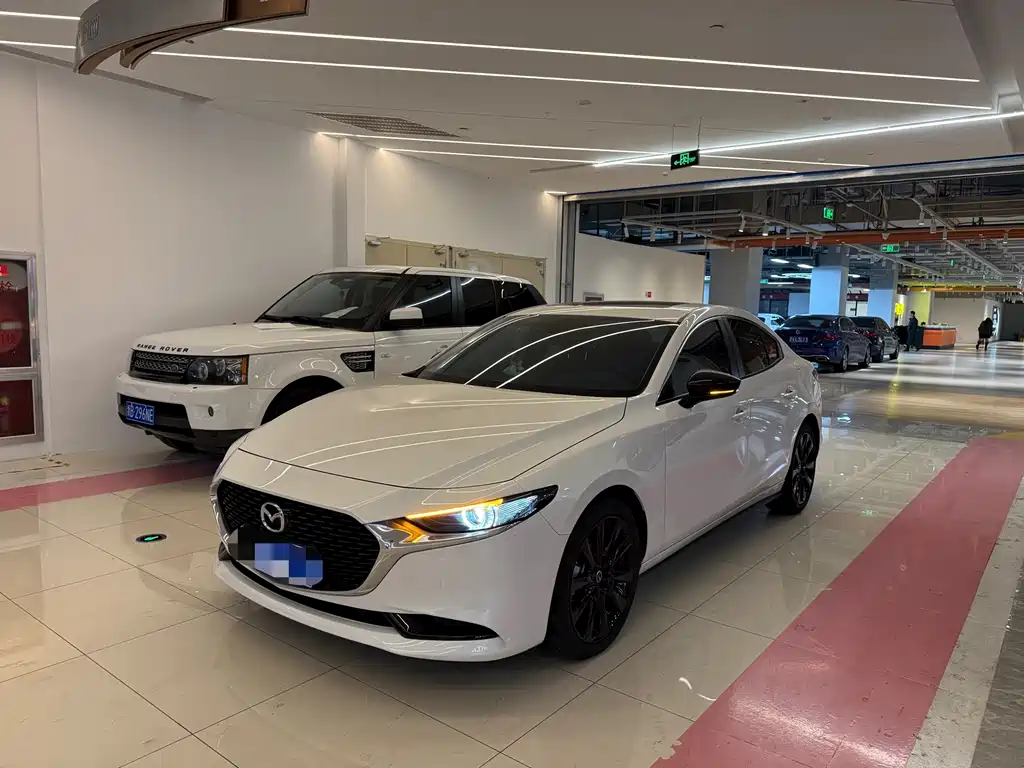 Mazda 3 Axela 2024