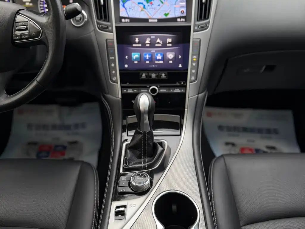 Infiniti Q50L 2017 — фото 18