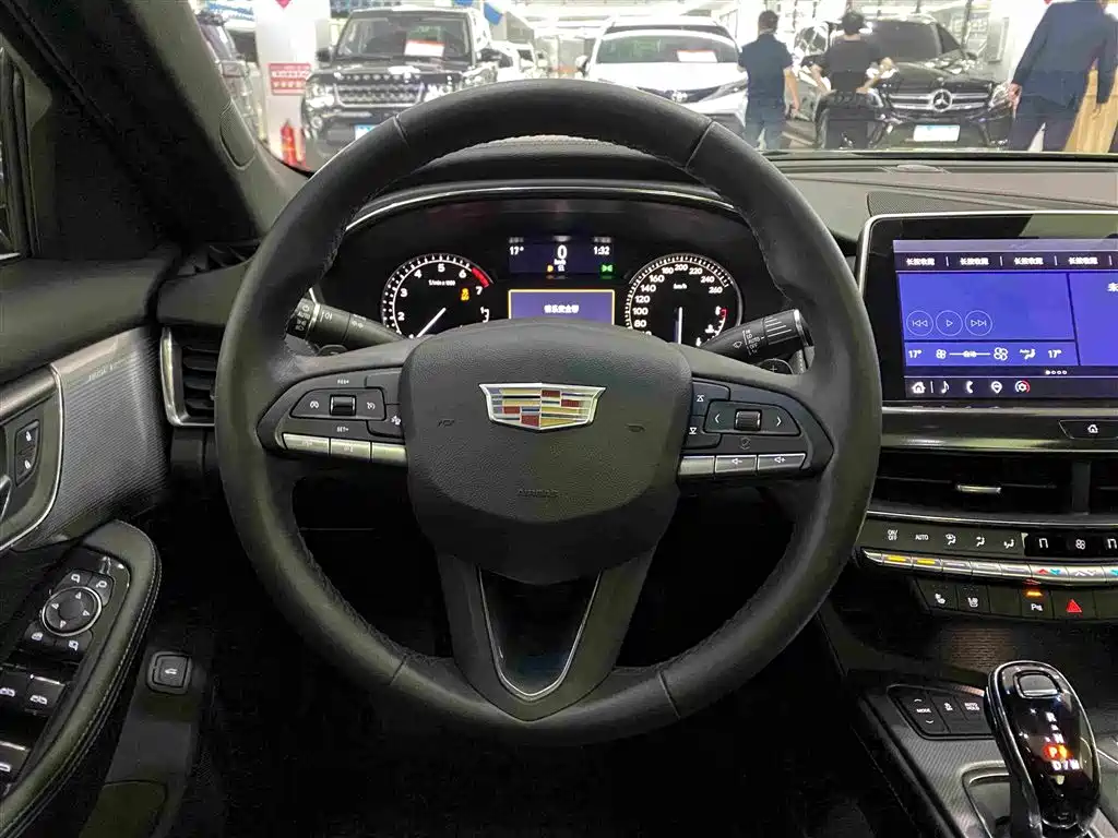 Cadillac CT5 2022 — фото 11