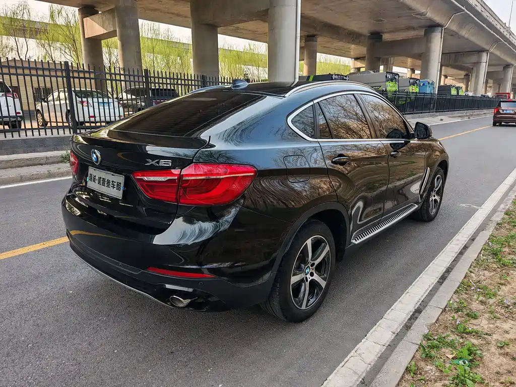 BMW X6 2015 — фото 11