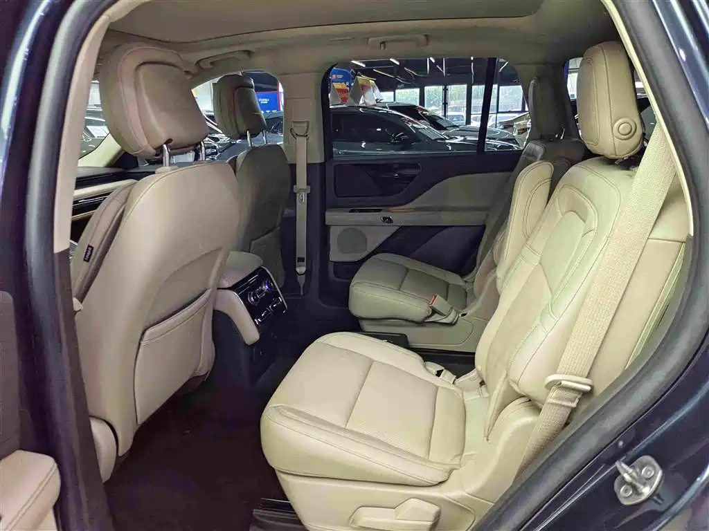Lincoln Aviator 2020 — фото 11