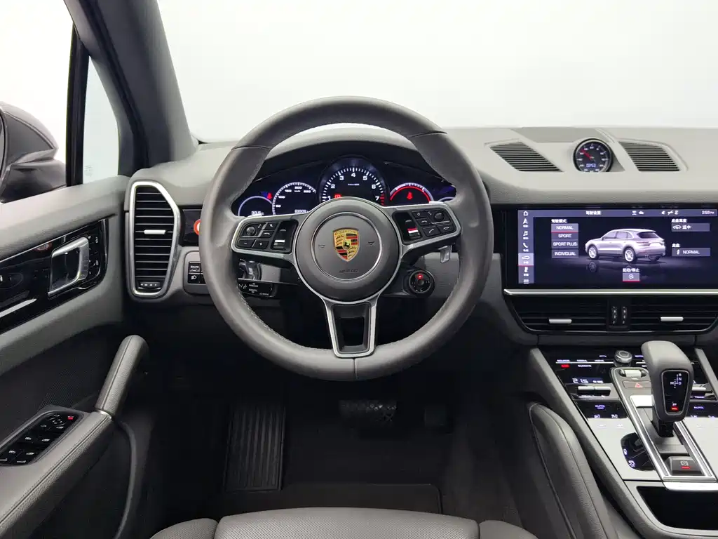 Porsche Cayenne 2021 — фото 10