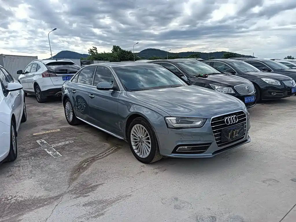 Audi A4L 2015