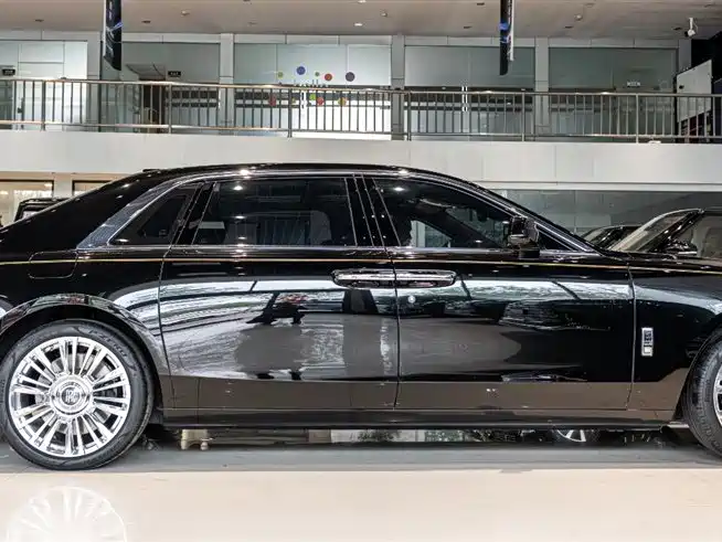 Rolls-Royce Ghost 2022 — фото 4