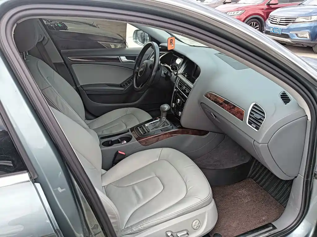 Audi A4L 2015