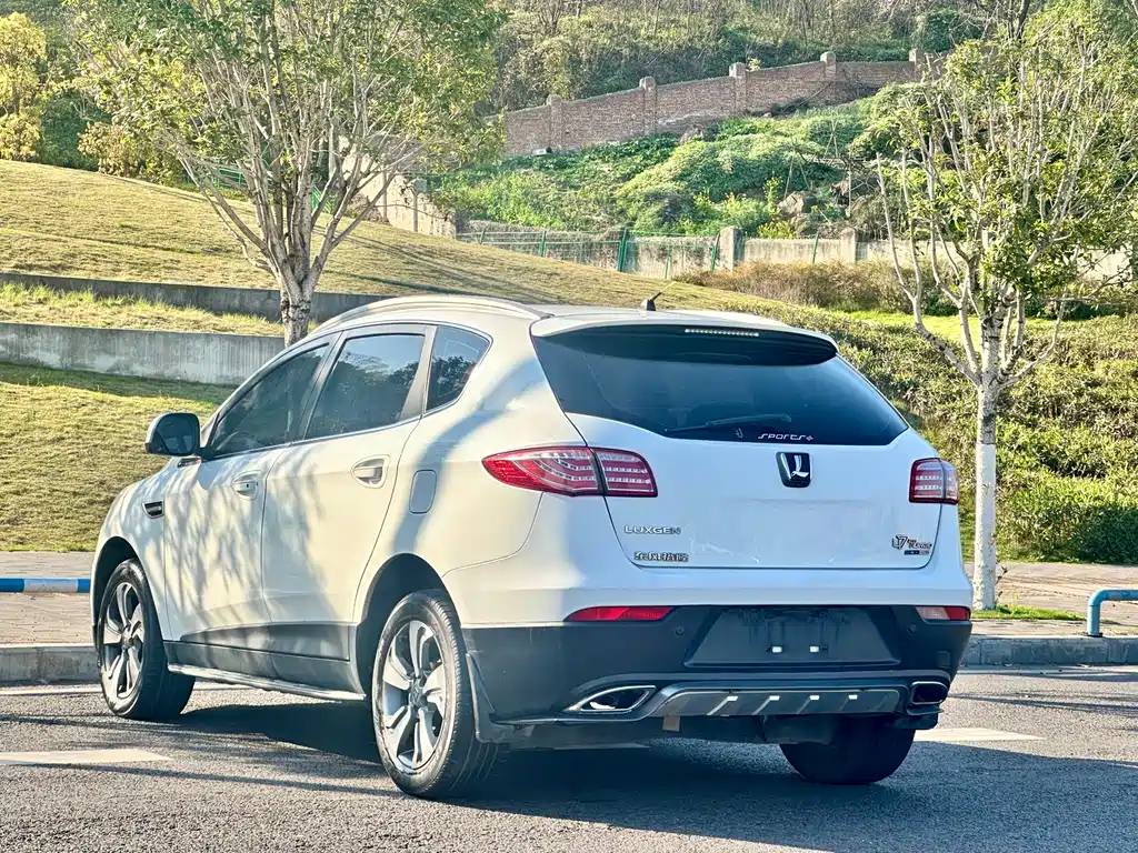 Luxgen Big 7 SUV 2017 — фото 17