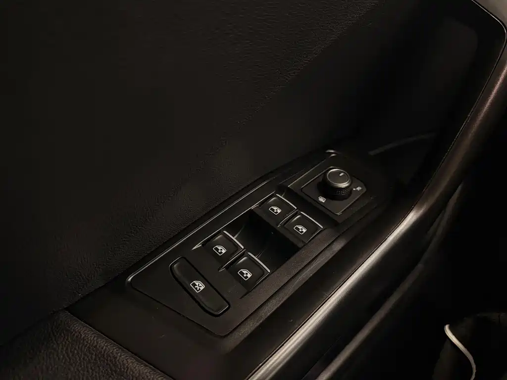Volkswagen T-Roc 2022 — фото 14