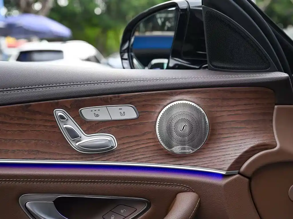Mercedes-Benz E-Class 2022 — фото 11