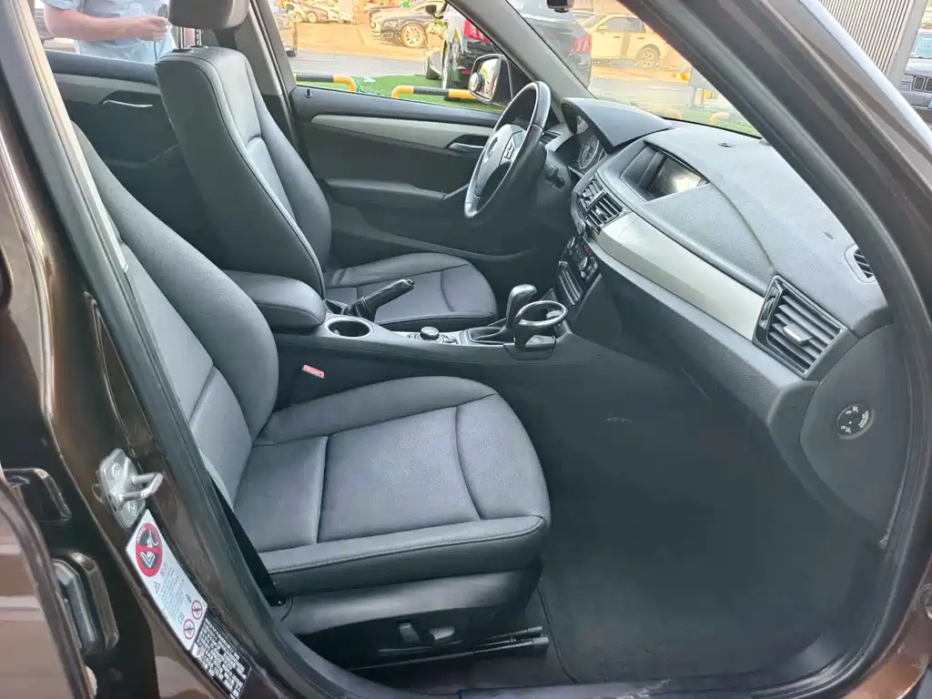 BMW X1 2012 — фото 17