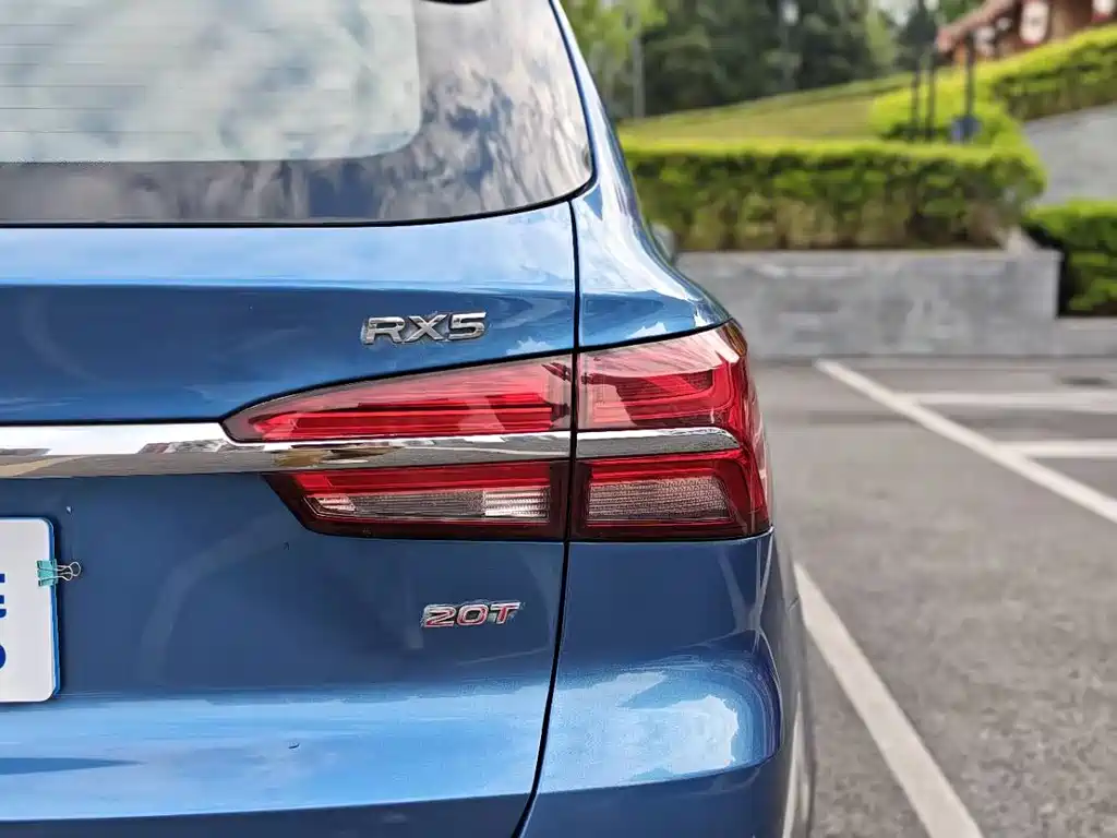 Roewe RX5 2017 — фото 30