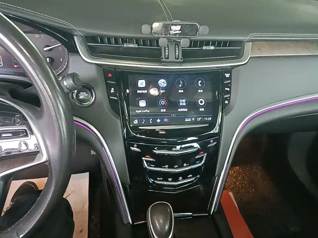 Cadillac XTS 2019 — фото 13