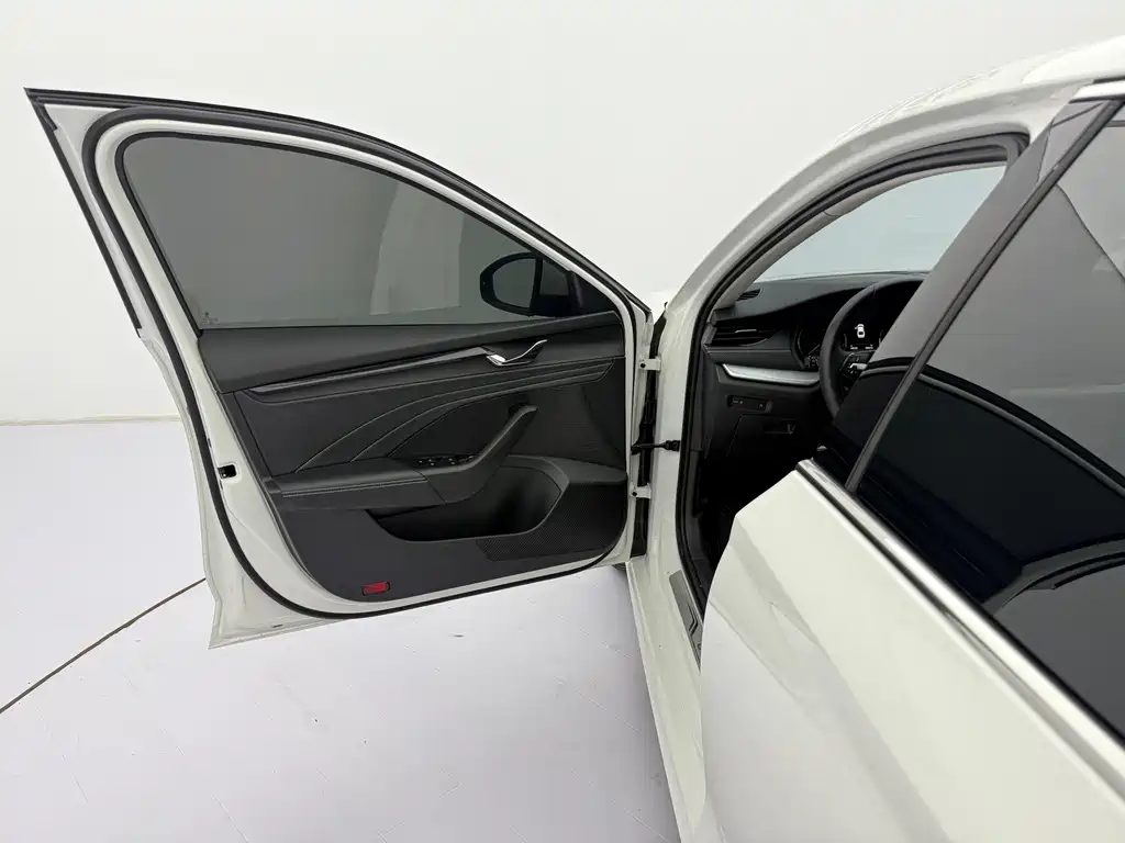Skoda Octavia 2023 — фото 20