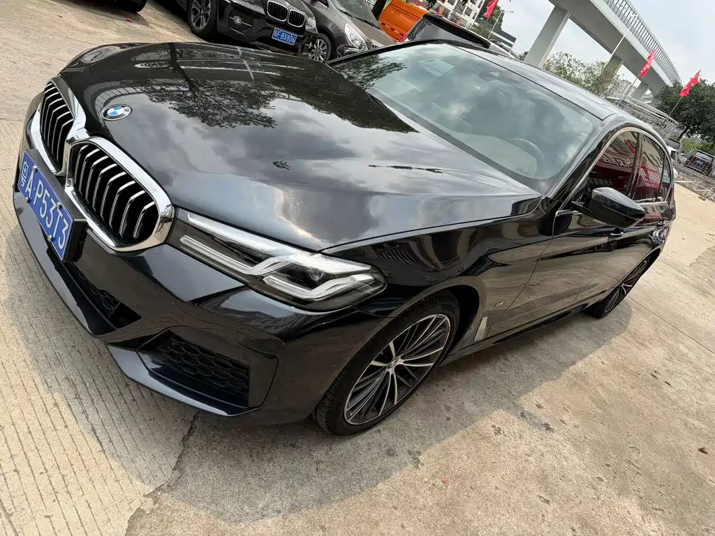 BMW 5 Series 2021 — фото 1
