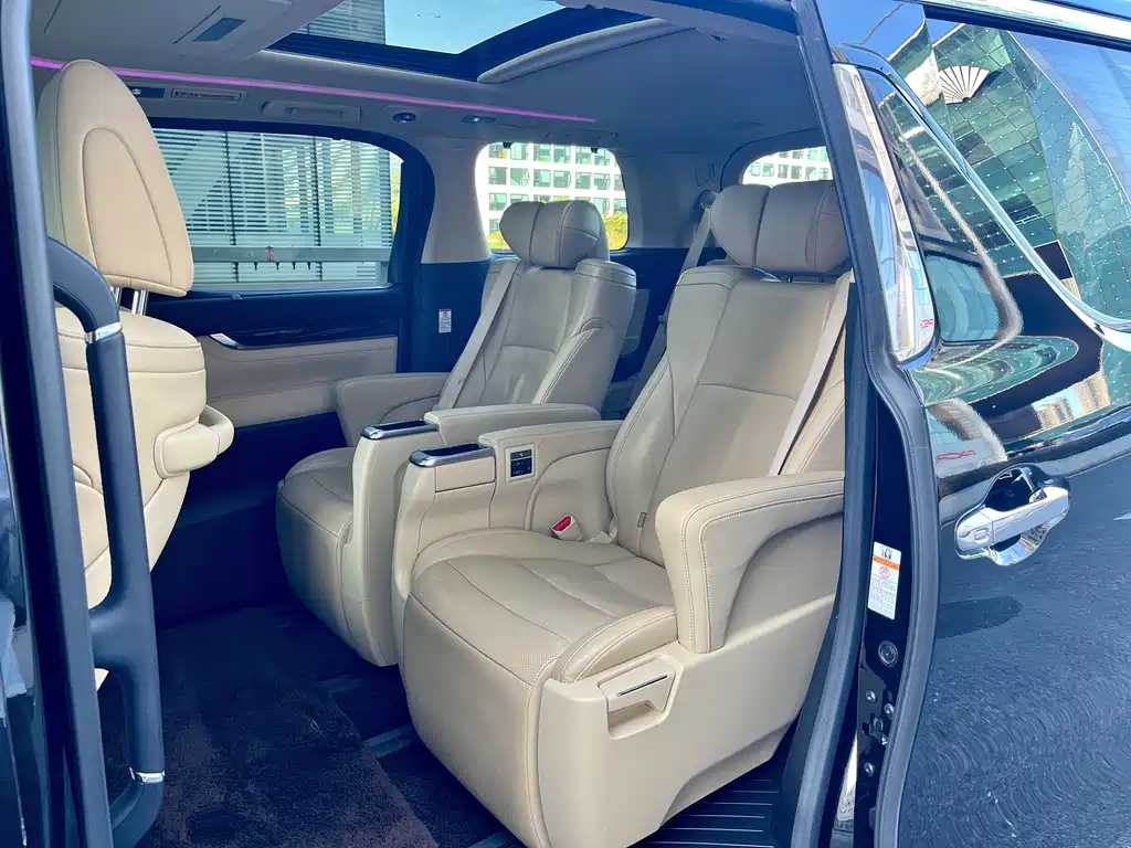 Toyota Alphard 2020 — фото 8