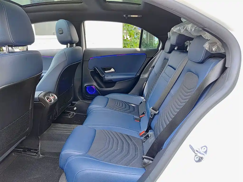 Mercedes-Benz A-Class 2022 — фото 8