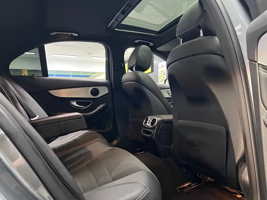 Mercedes-Benz C-Class 2019 — фото 23