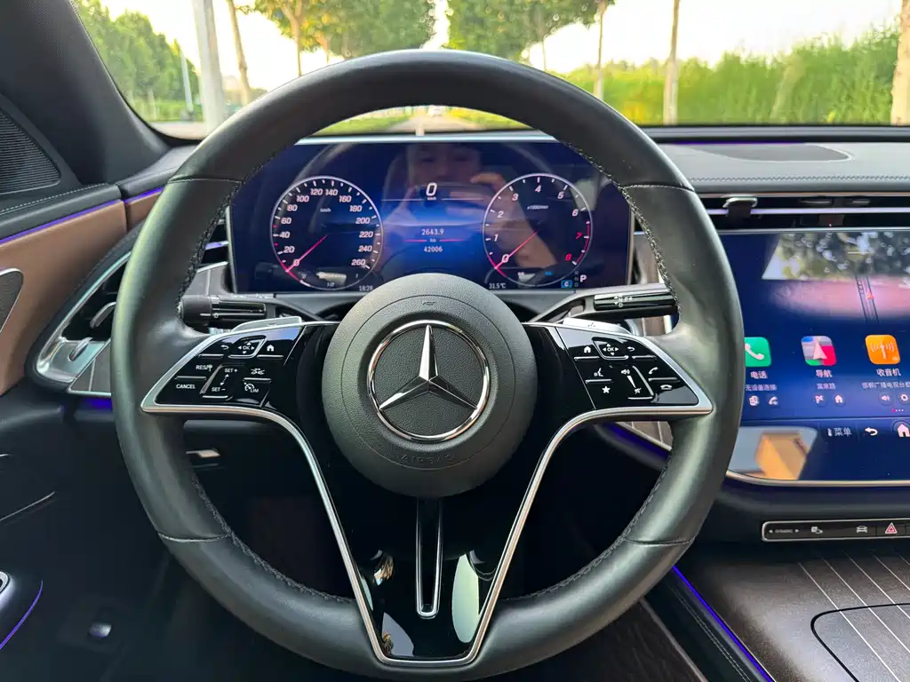 Mercedes-Benz E-Class 2024