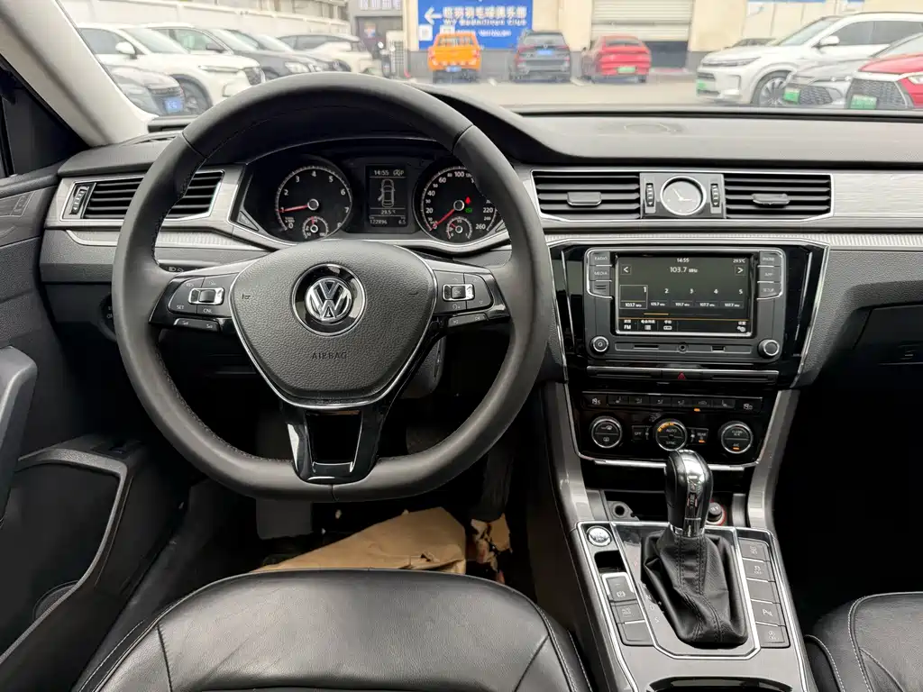 Volkswagen Passat 2018 — фото 7