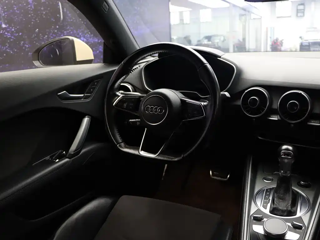 Audi TT 2015 — фото 11