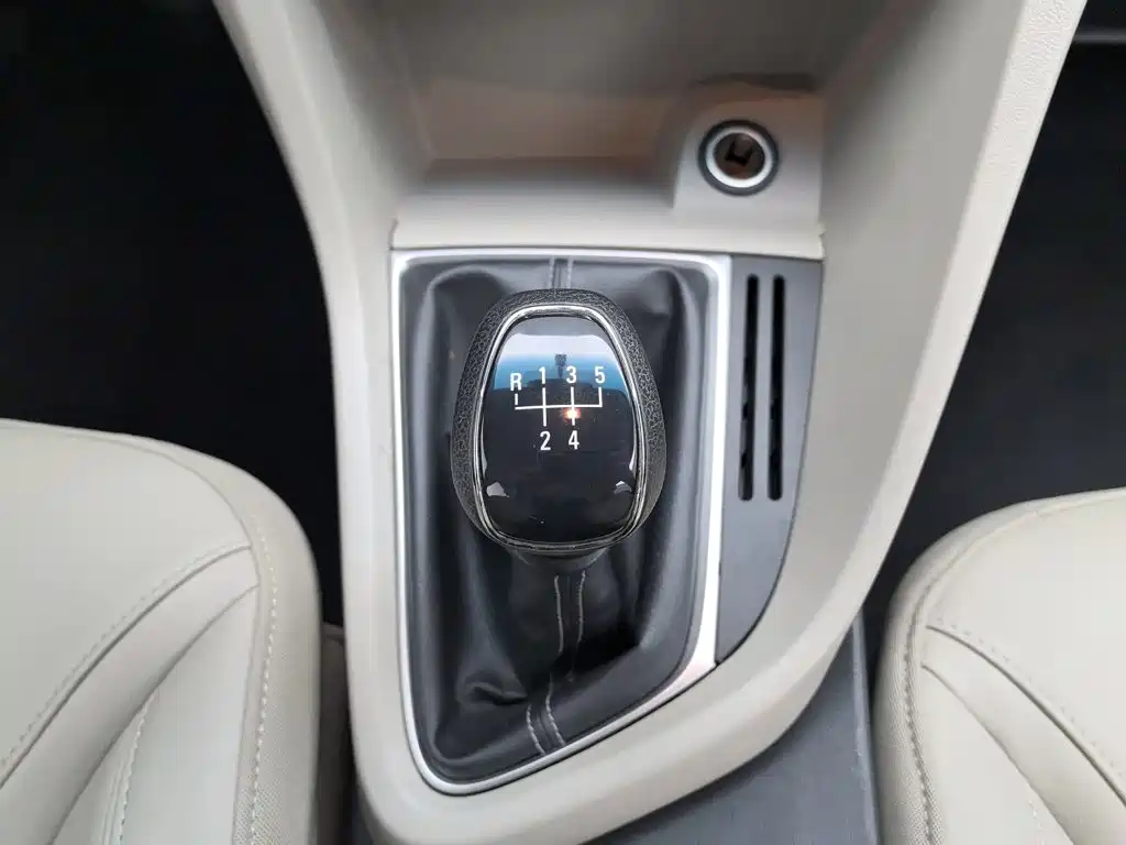 Buick Excelle GT 2016 — фото 13