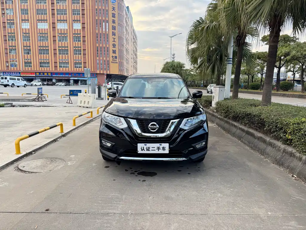 Nissan X-Trail 2018 — фото 2