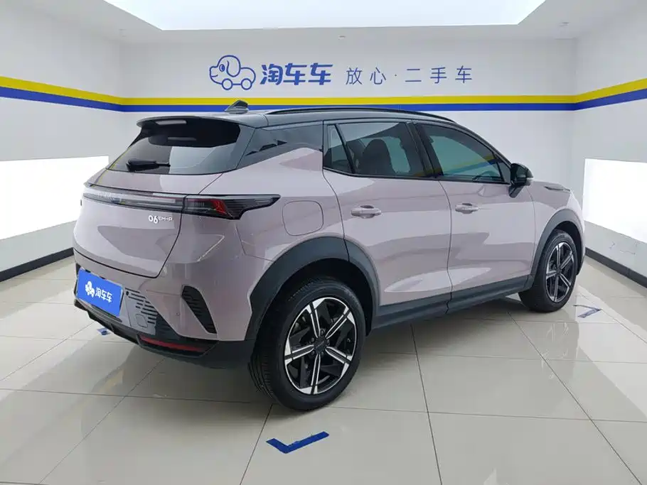 Lynk & Co 06 EM-P 2024 — фото 3