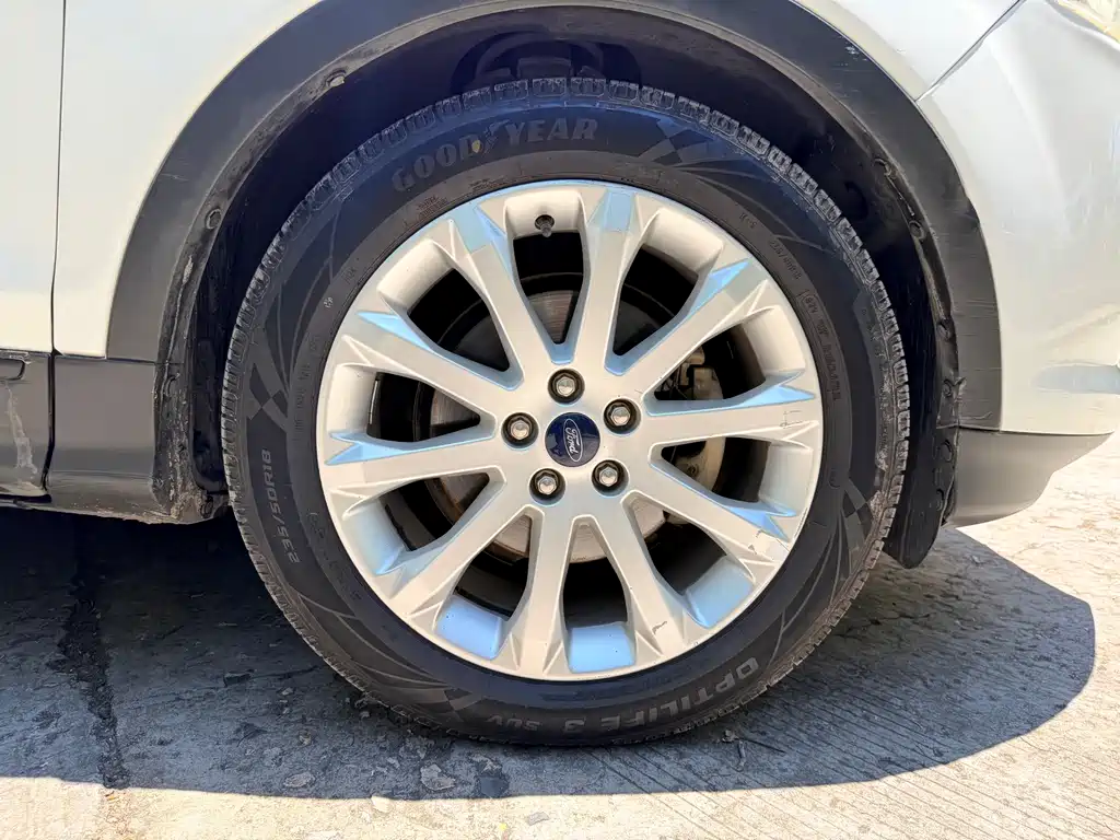 Ford Kuga 2015 — фото 21
