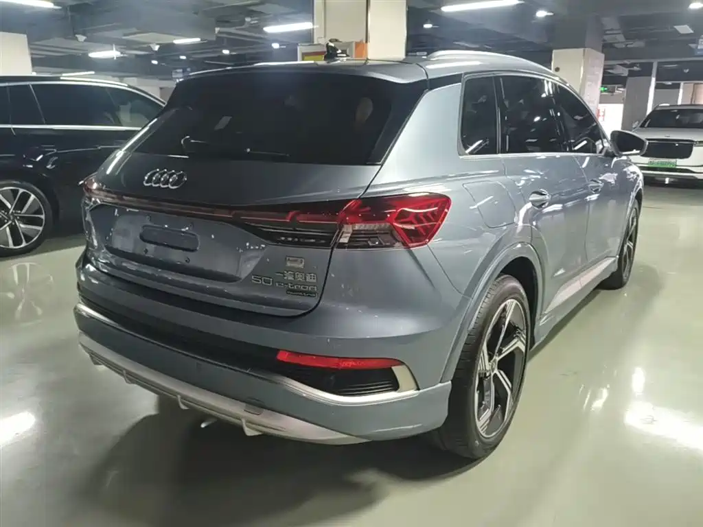 Audi Q4 e-tron 2023 — фото 7