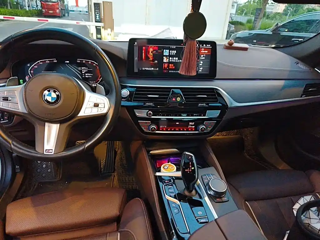 BMW 5 Series 2023 — фото 13
