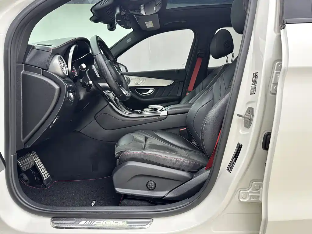Mercedes-Benz GLC AMG 2018 — фото 6