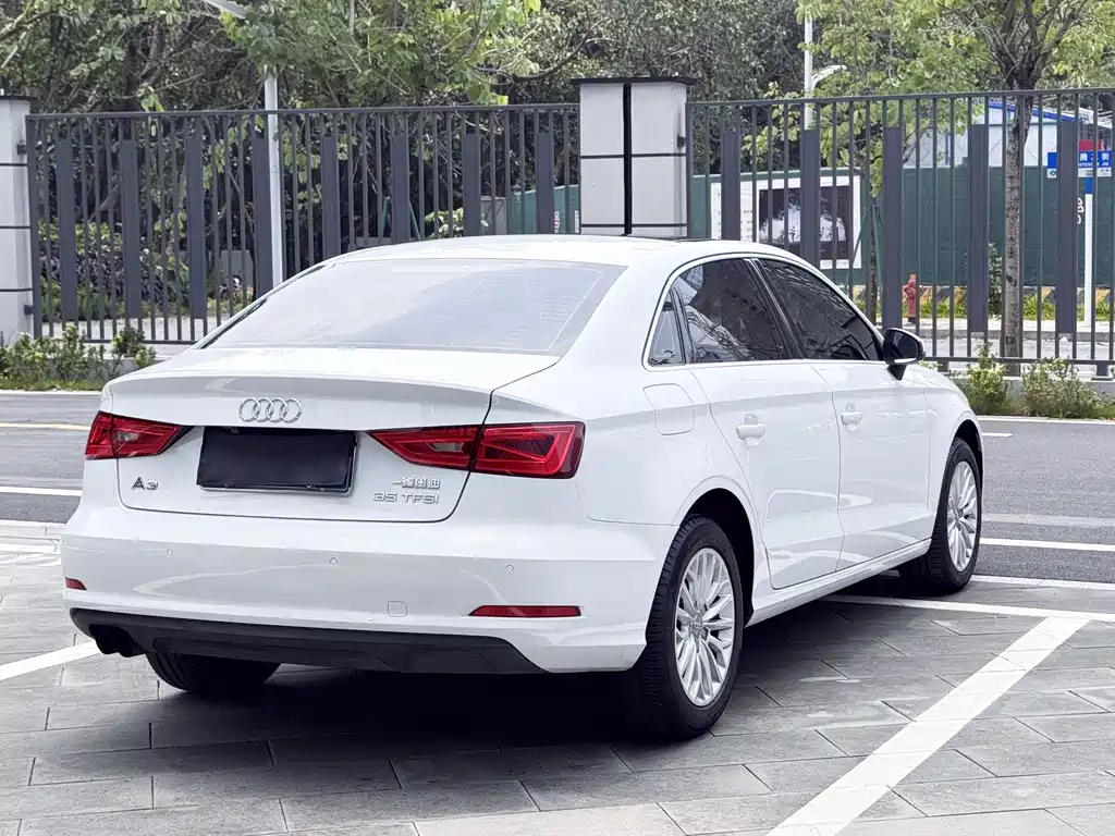 Audi A3 2016 — фото 9