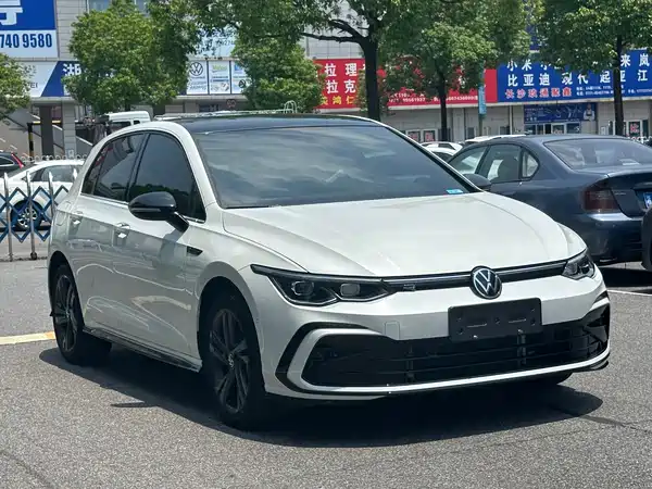 Volkswagen Golf 2023