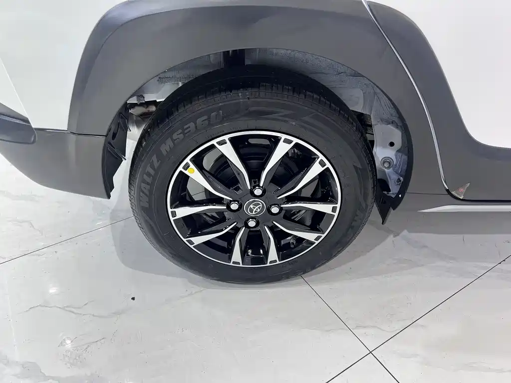 Toyota Yaris L 2022 — фото 17