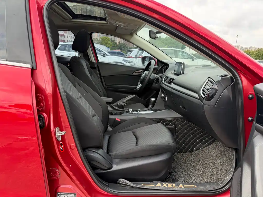 Mazda 3 Axela 2016 — фото 19