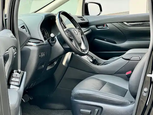 Toyota Vellfire 2021