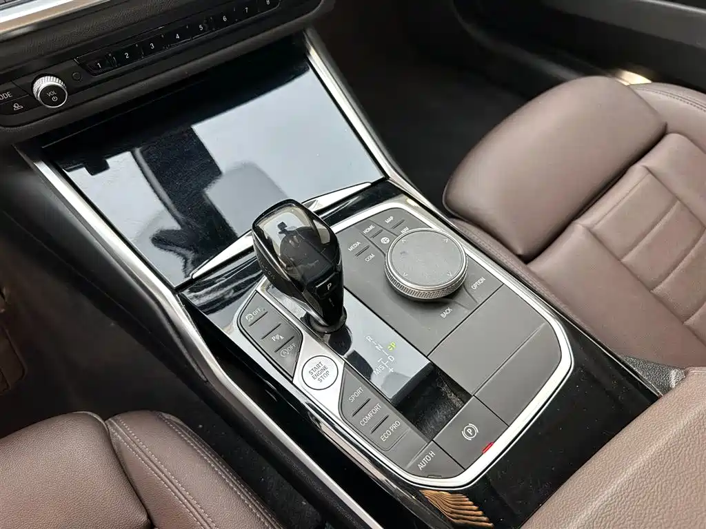 BMW 3 Series 2021 — фото 15