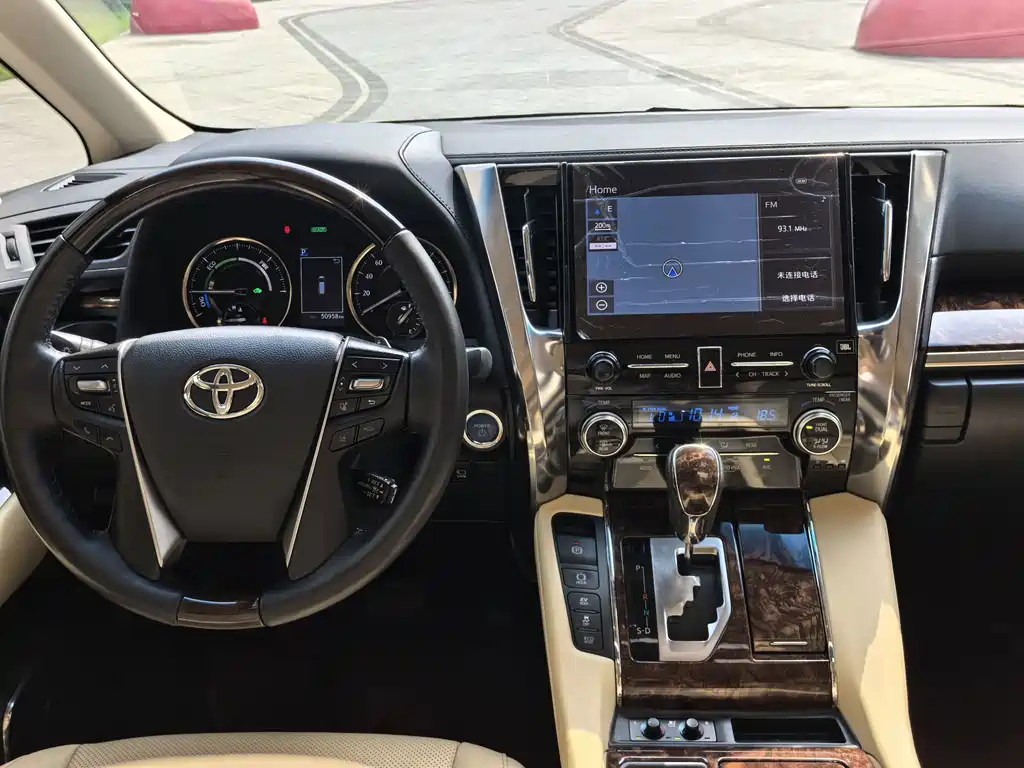 Toyota Alphard 2023 — фото 9