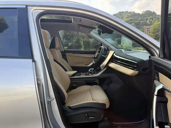 Geely Boyue L 2023